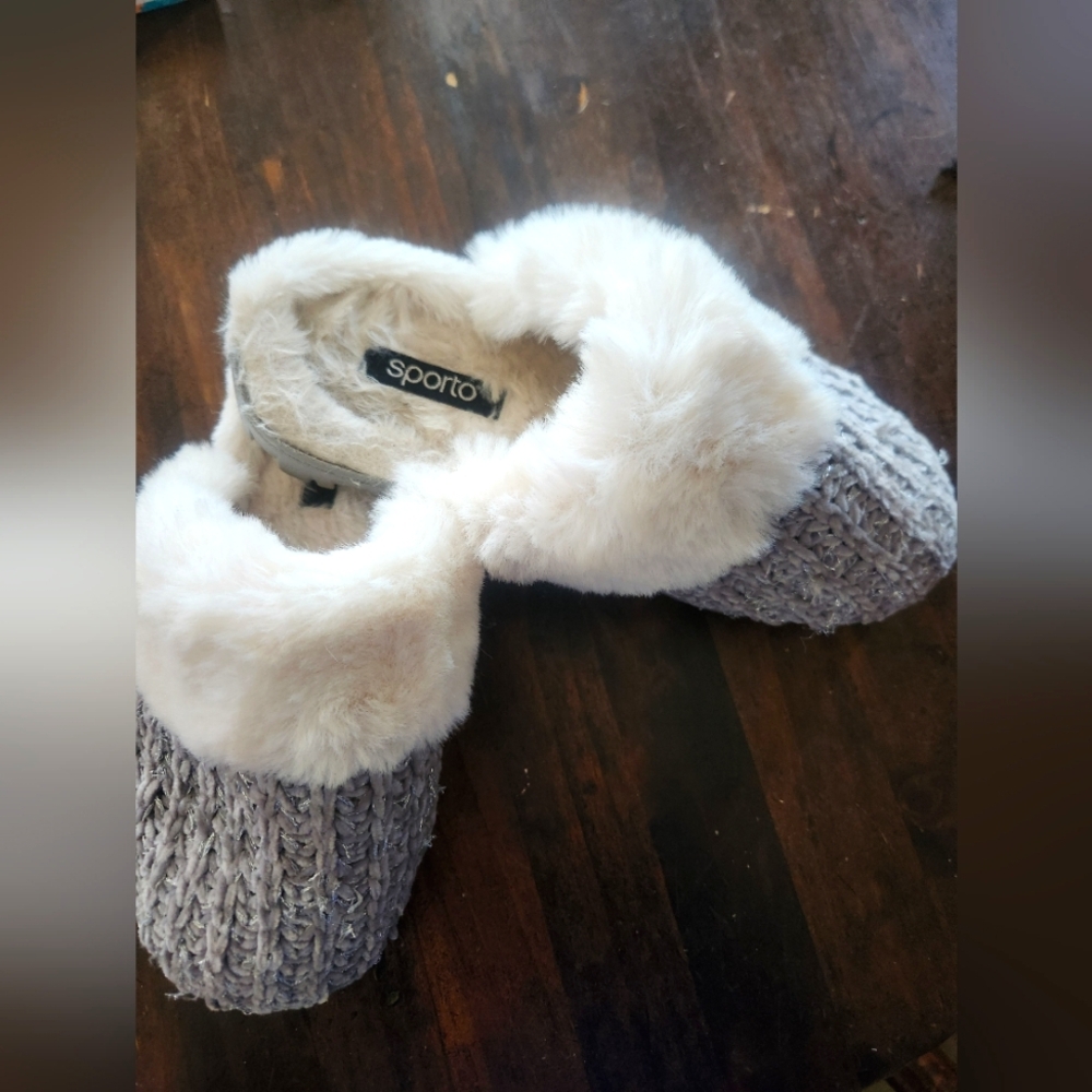 Sporto Knit Slippers with Plush White Trim
